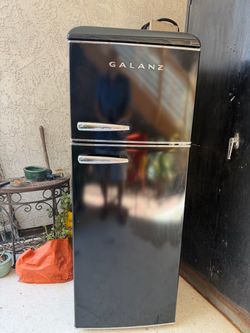 Galanz Retro Two-Door 10 cubic foot Refrigerator Black