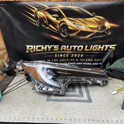 Toyota Corolla RIGHT USED OEM HEADLIGHT (2023-2026)