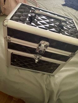 Nail polish organizer box