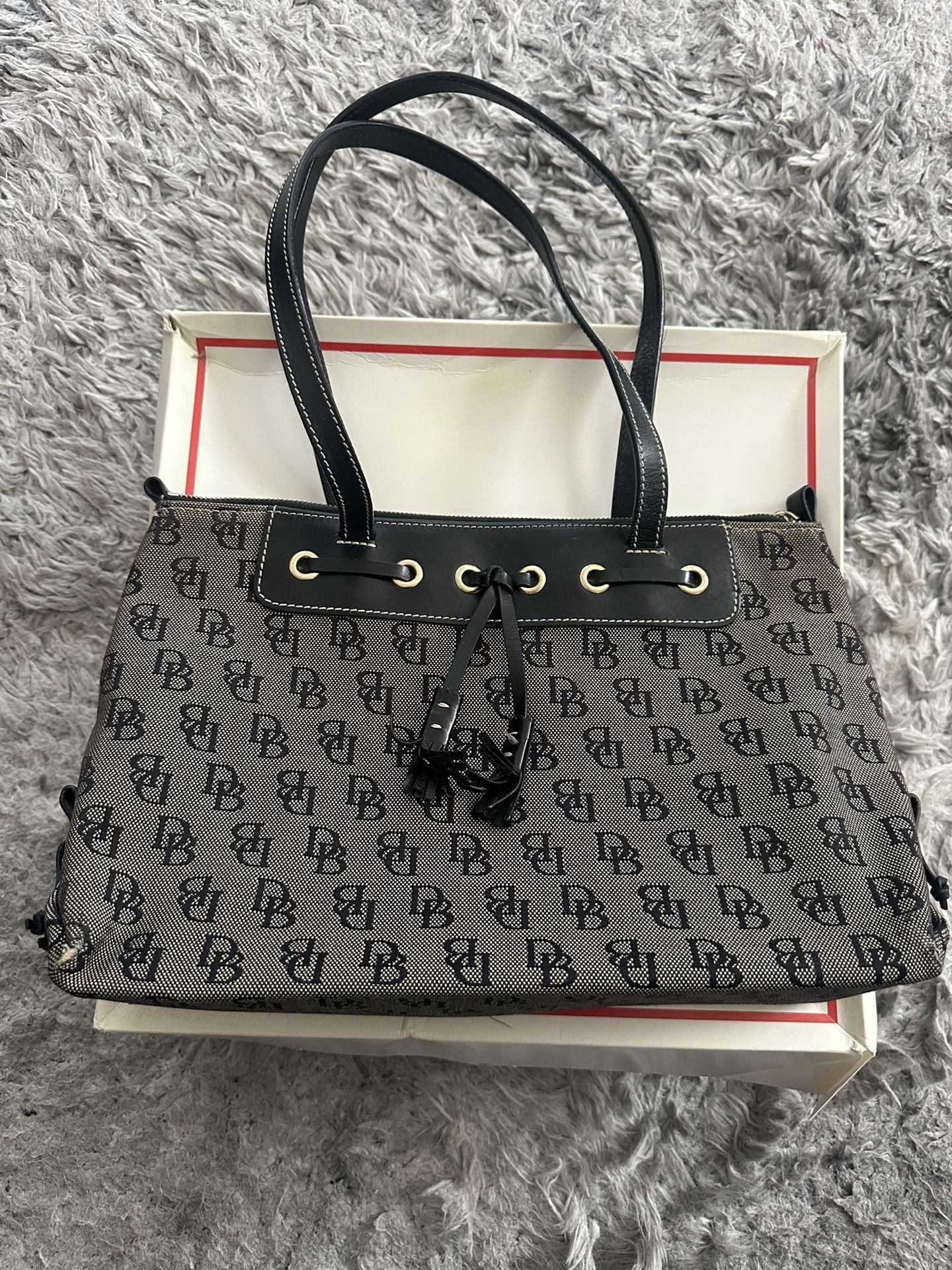 Dooney & Bourke Tote