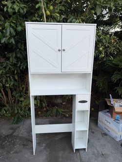 Over the toilet cabinet storage