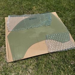 OEM 2000 to 2006 Chevy Silverado Suburban Tahoe Yukon Sierra Front Driver Side Door Glass 1(contact info removed)
