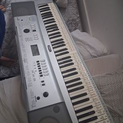 Yamaha Keyboard