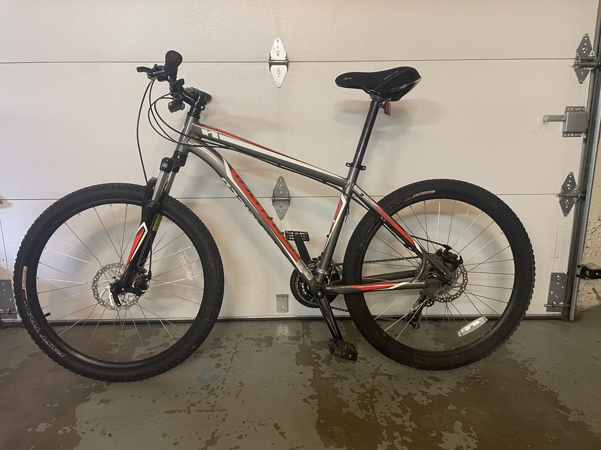Specialized Hardrock Mountain bike M/17.5 2014-11