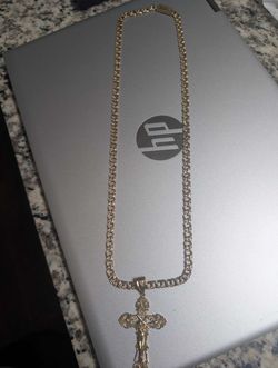 10k gold chino link chain and pendant set in great condition