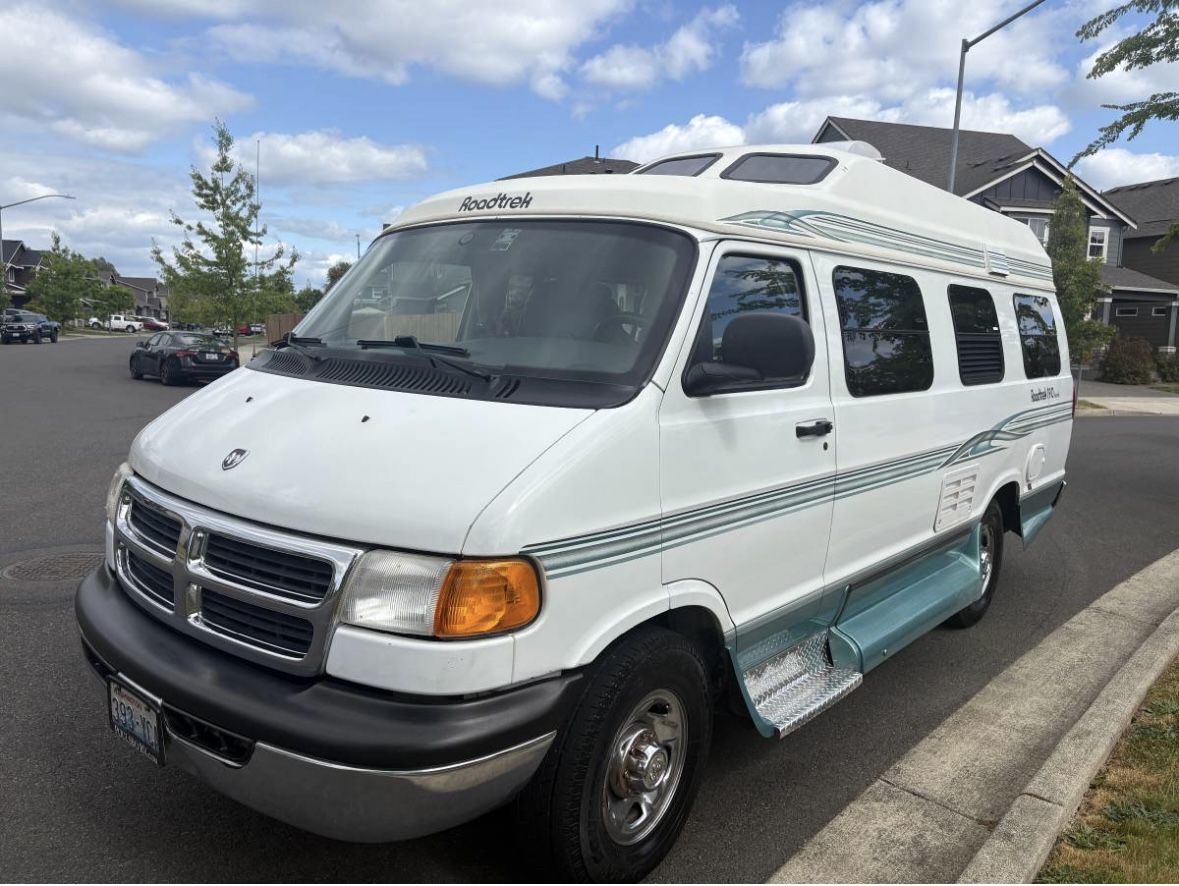 2000 Dodge Roadtrek 190 versatile Class B