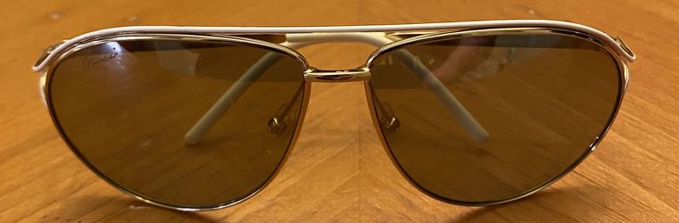 Selling Gucci Sunglasses 