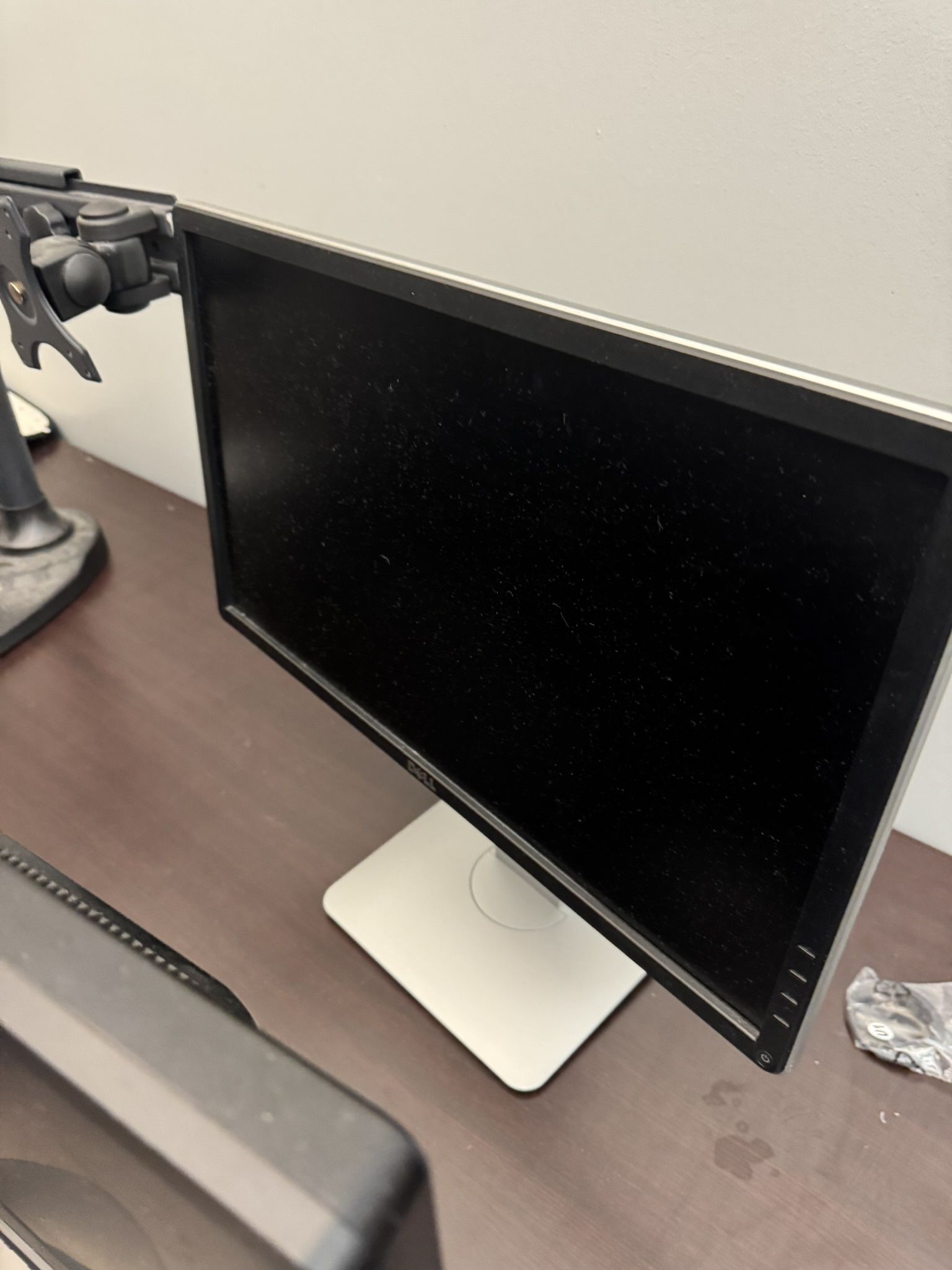 Computer Monitors 20-24 In Need To Sell Asap