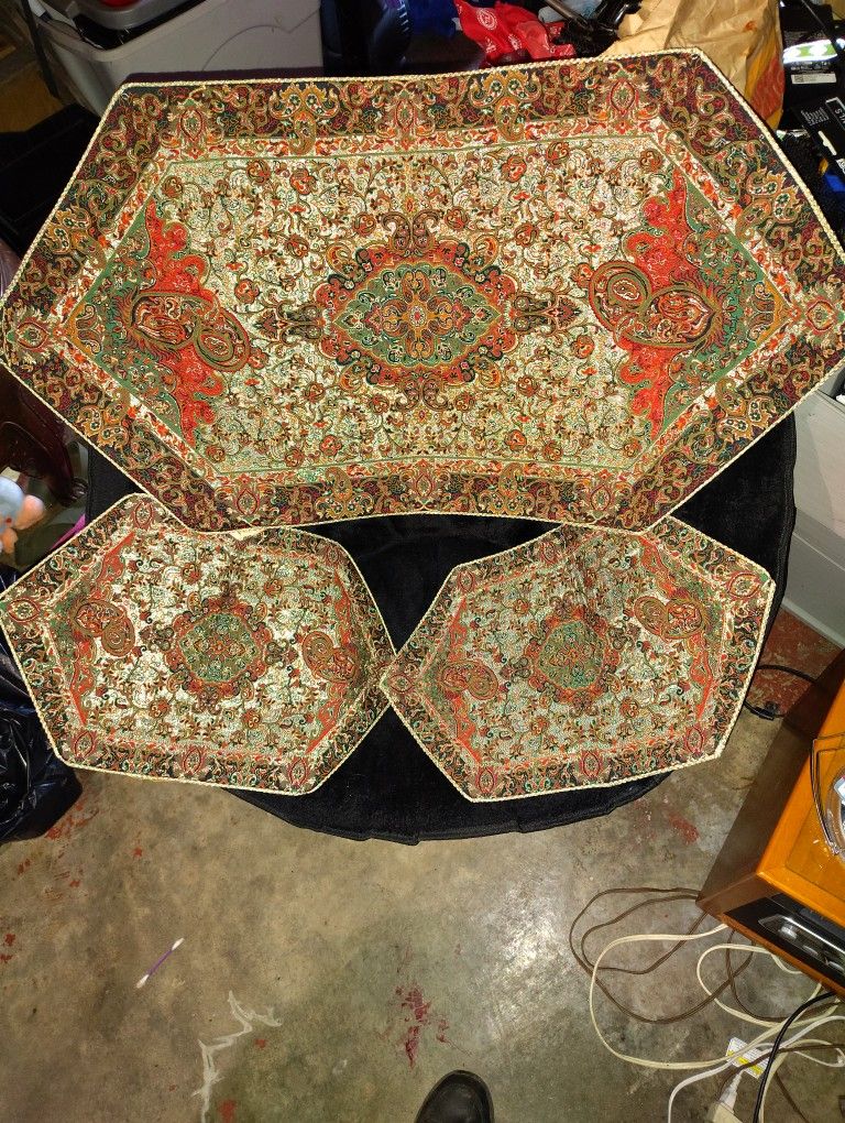 Persian Termah silk table setting