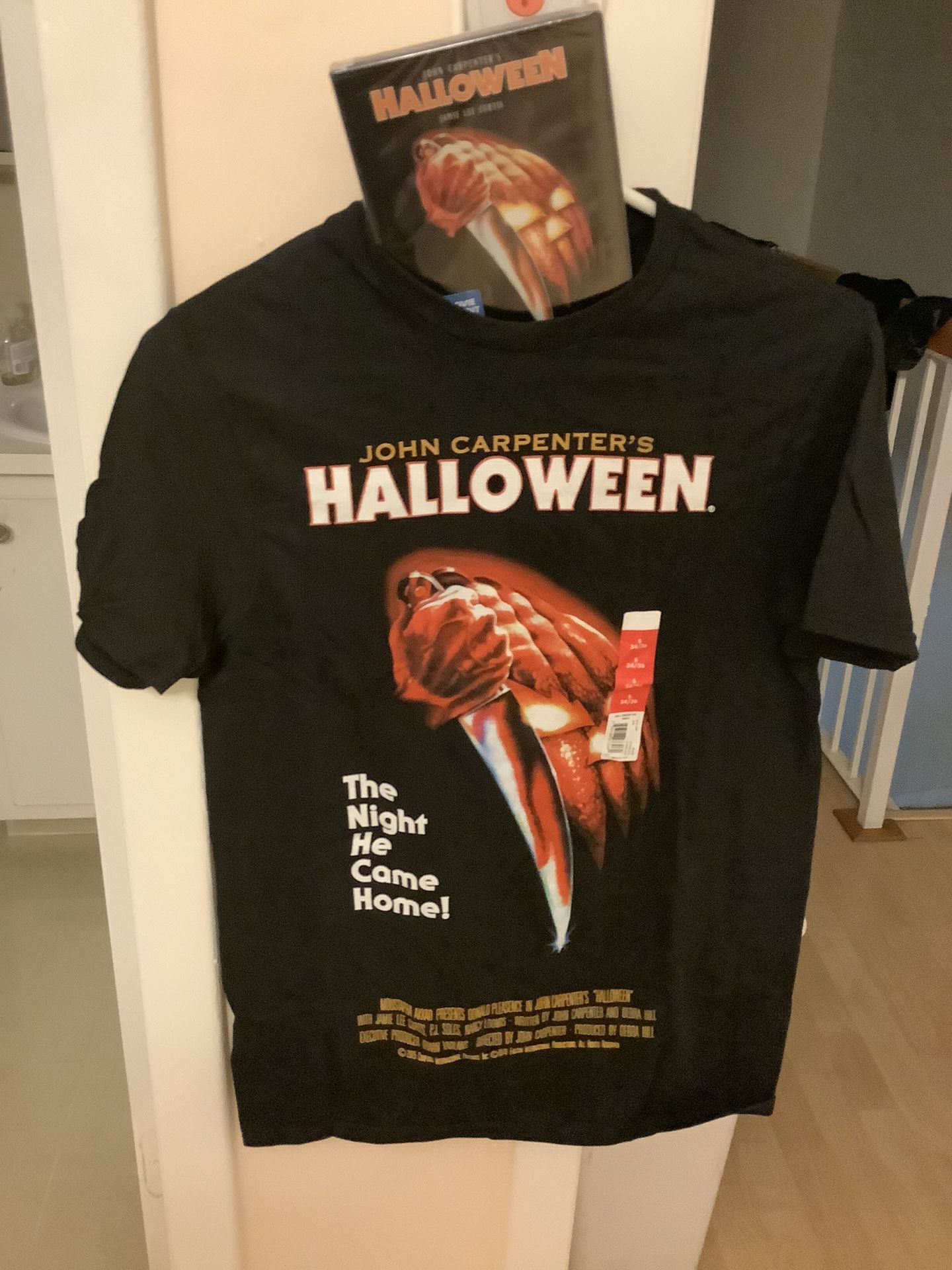 Halloween graphic T shirt +dvd