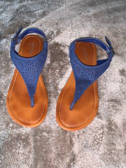 Woman sandals size 9.5