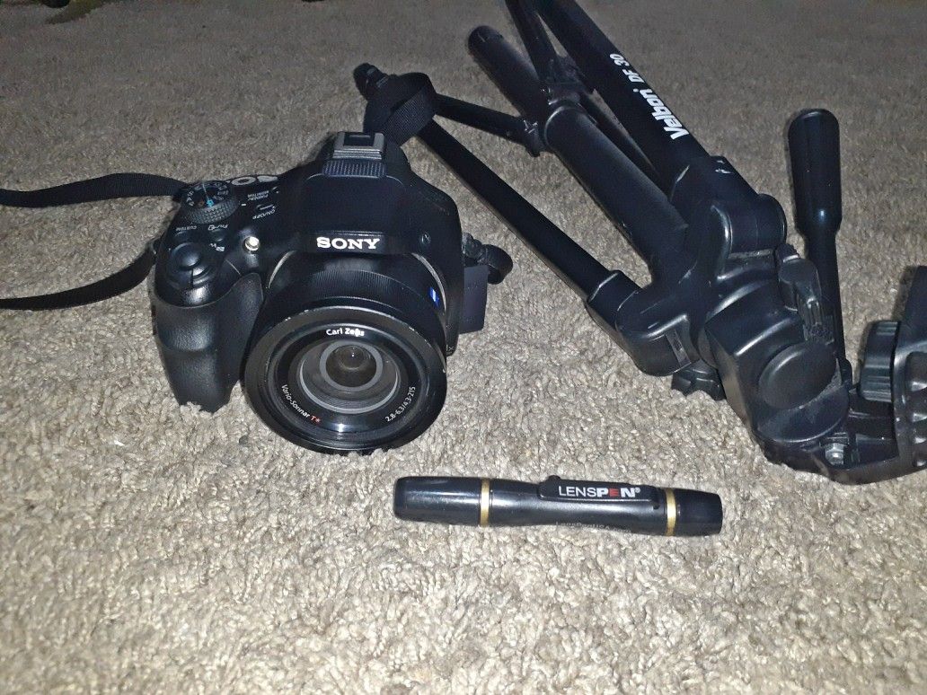 SONY Digital Camera 300$obo