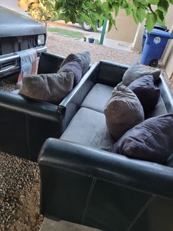 Sofa/Love seat