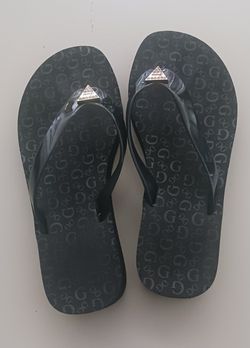 Guess Sandals/Flip Flops - Size 5