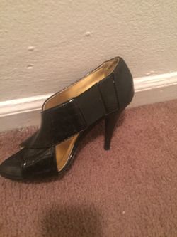 Black heels size 6.5