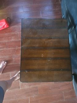 2 free end table and 1 coffees table
