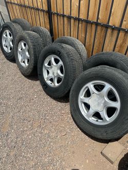 01 Yukon Denali 17 inch wheels 6 lug Chevy