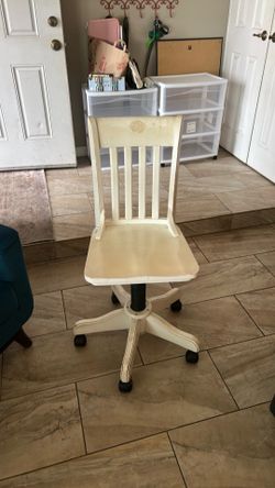 Desk chair
