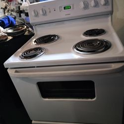 GE White Range (Stove/Oven) - Can Deliver 