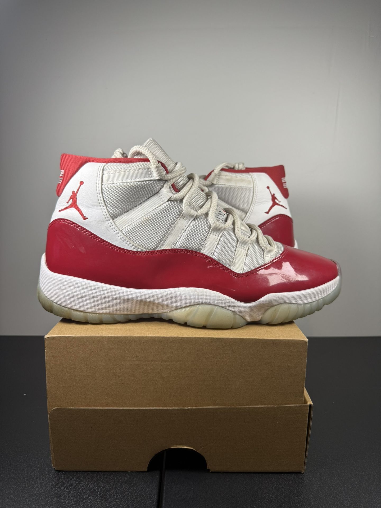 Jordan 11 Cherry size 11.5m! 