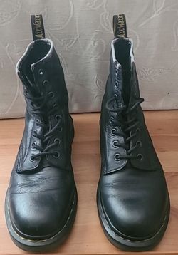 Dr Martens Doc Pascal Combat Boots Women Size 7 Black Leather