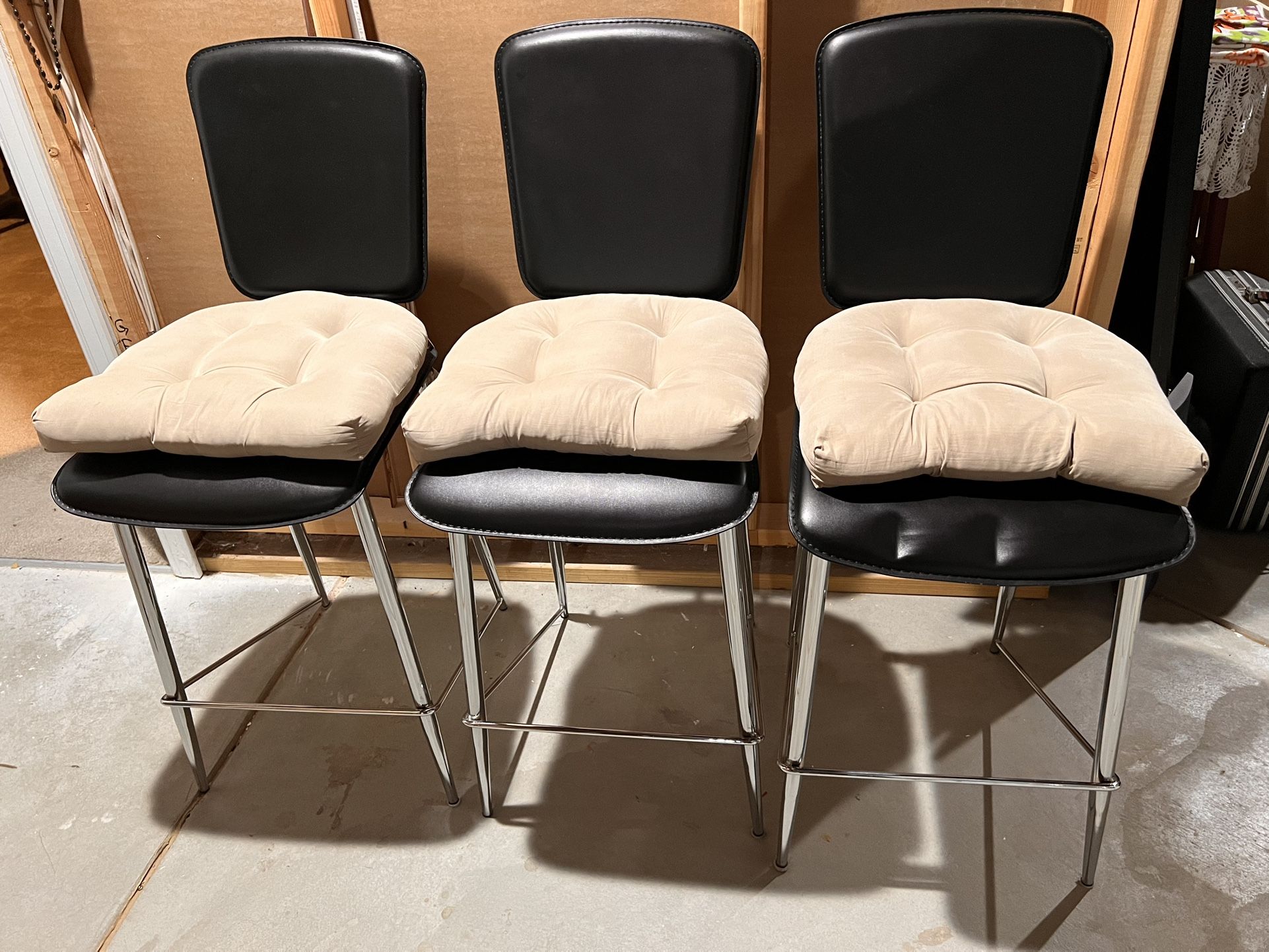 Like New Counter Height Chairs-set Of 3