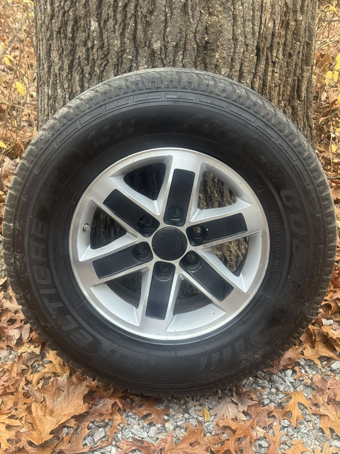 Gmc/Chevrolet Six Lug Wheels And Tires  4