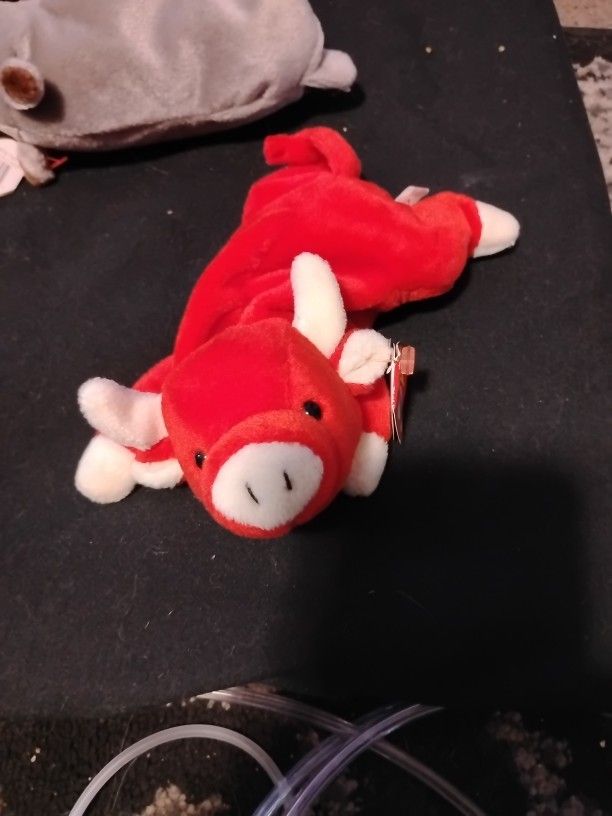 "SNORT" RED BULL. BEANIE BABY