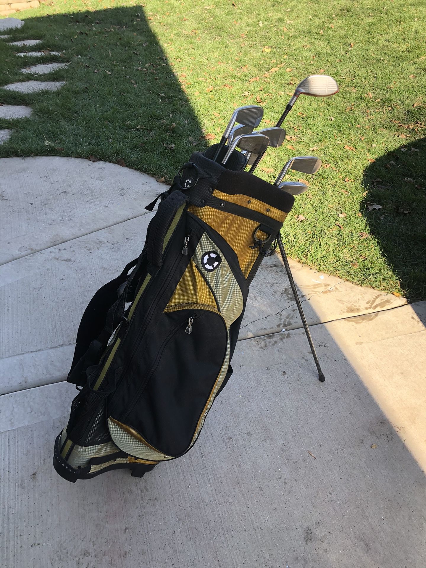 Men’s set of golf clubs with Bag