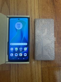 Motorola 128Gb with Case—Unlocked