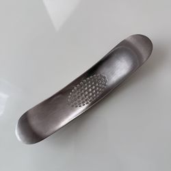 Joseph joseph garlic crusher