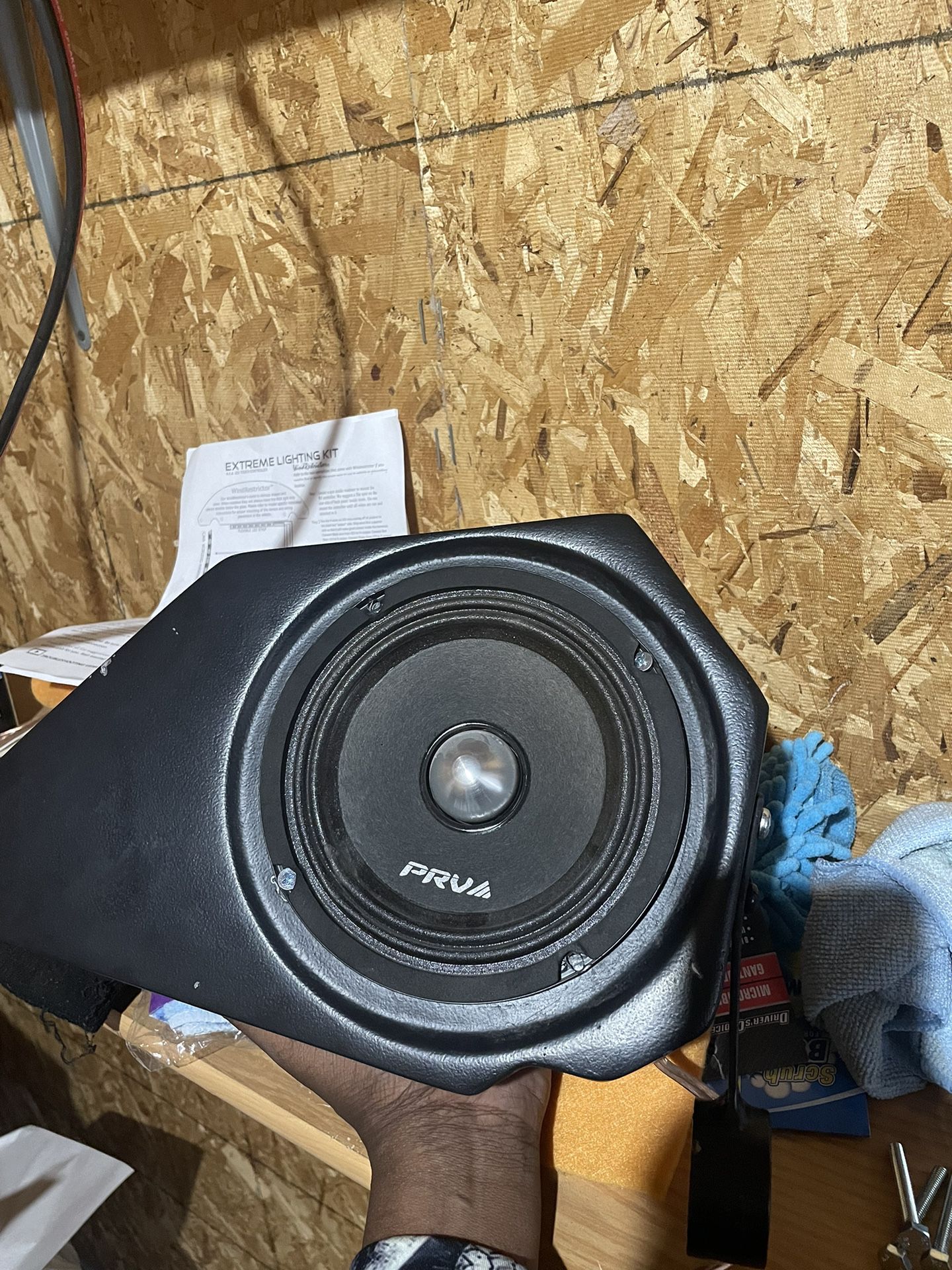 6.5 Speakers /pods