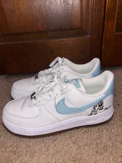Woman’s Nike Air Force 1 ’07 SE Low “Indigo”