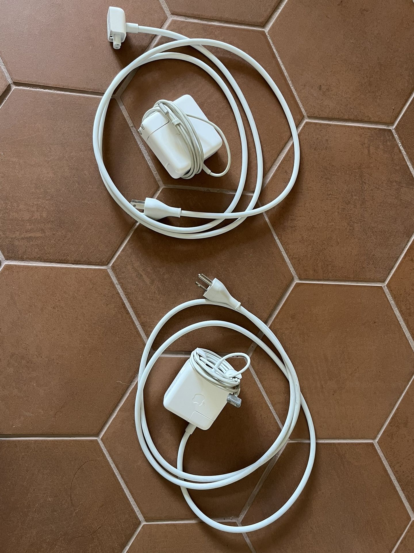 Apple Macbook MagSafe 2 Chargers
