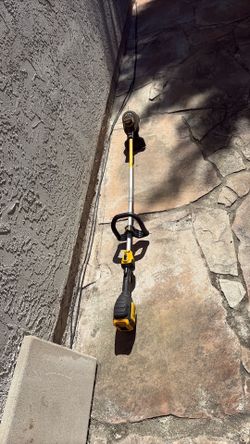 Dewalt String Trimmer 20 volts