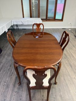 FREE DELIVERY - Thomasville Dining Table & 4 Chairs