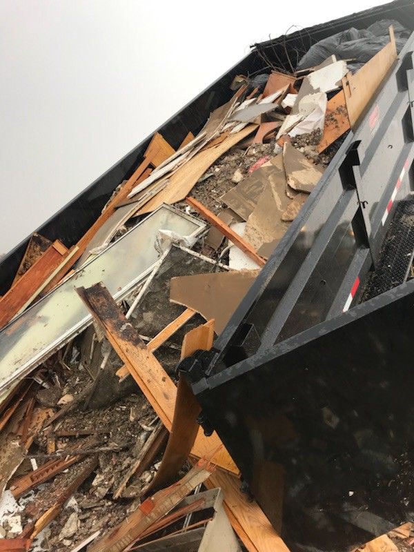 Dump Services & Debris Removal/Se Rentan Trailas de Dompe for Sale in