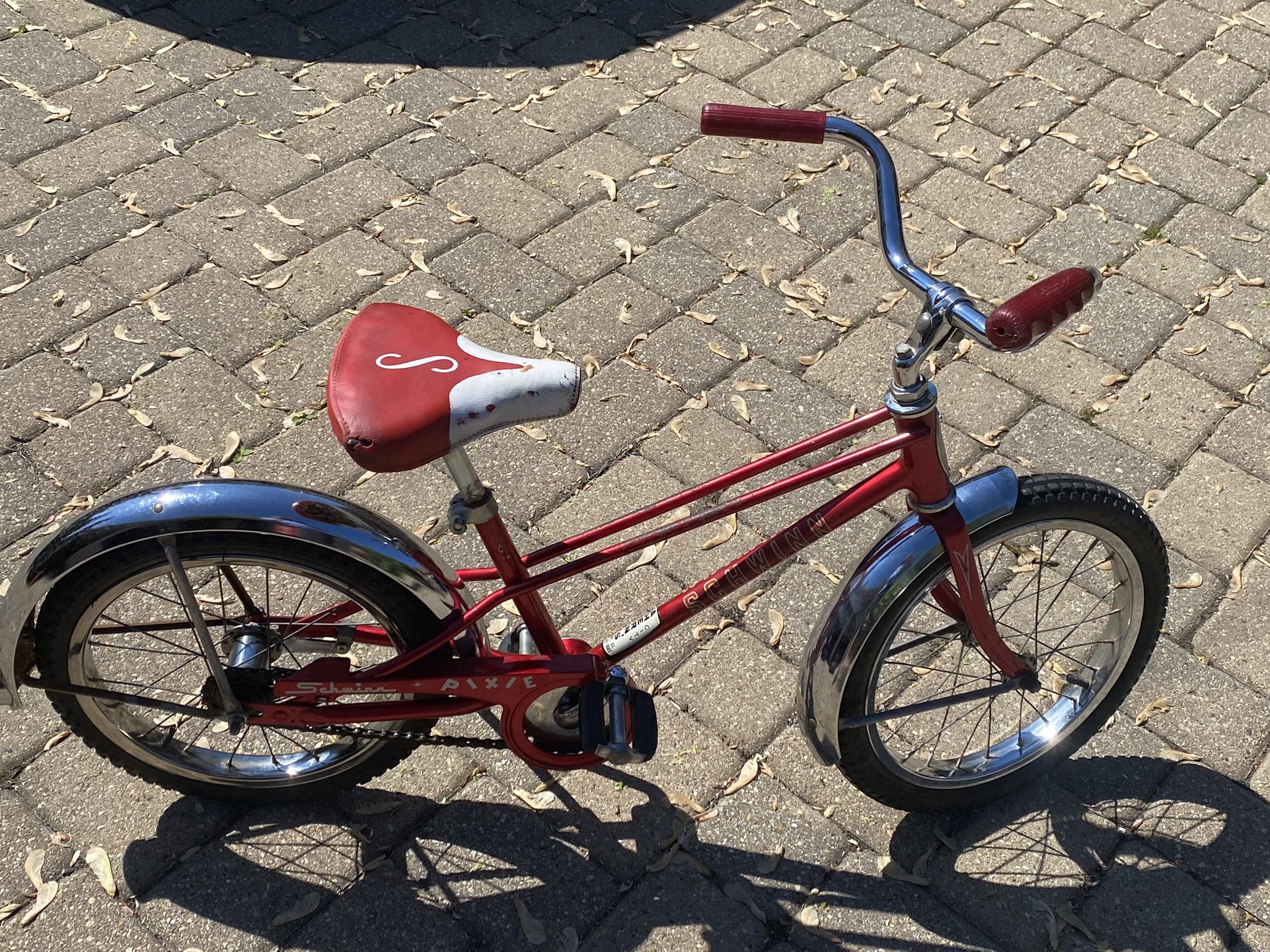 Schwinn pixie red 2025