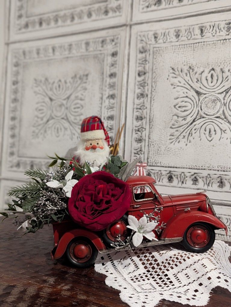 Miss Roya Sparkle – Vintage Red Truck Christmas Floral 🛻🎄