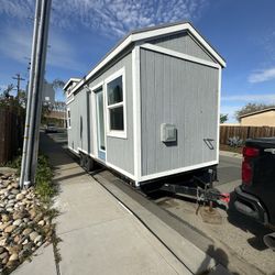 TINY HOUSE 