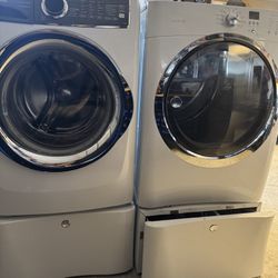 Electrolux Washer/Dryer W Pedestals