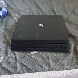 PS4 don’t come with a controller or any plugs just it