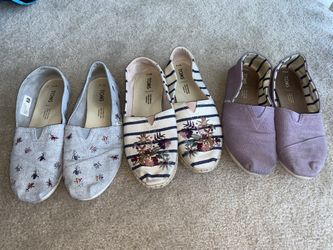 Toms Shoes Size 7.5