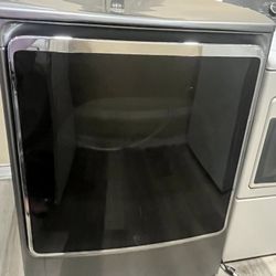 Kenmore Deluxe Gas Dryer.