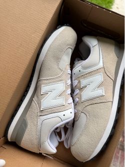 New Balance Women’s 8