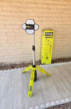 RYOBI Hybrid Tripod Tower Light