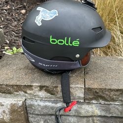 Junior Size Ski / snowboarding Helmet (comes With Goggles)