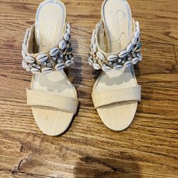 BRAND NEW Jessica Simpson Shell Sandals!! ( Size 6) 