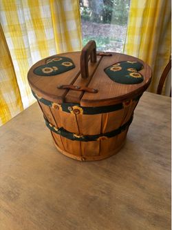 Charming Vintage Wooden Basket!