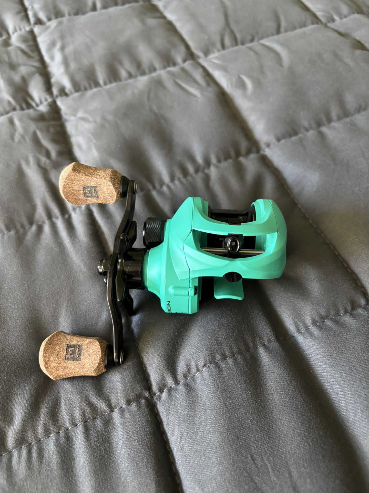 13 Fishing Origin TX Fishing Reel Right Handed